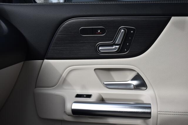 Mercedes-Benz GLA-KLASSE 250 4MATIC 224pk Premium Plus | Panoramadak | ACC | Memory seats | 360 Camera | Head-Up | Stoelverwarming |