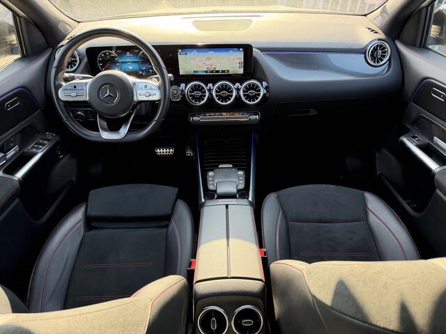 Mercedes-Benz GLA-KLASSE 250 e AMG Line Pano-Dak | Stoelverw. | Keyless | Night