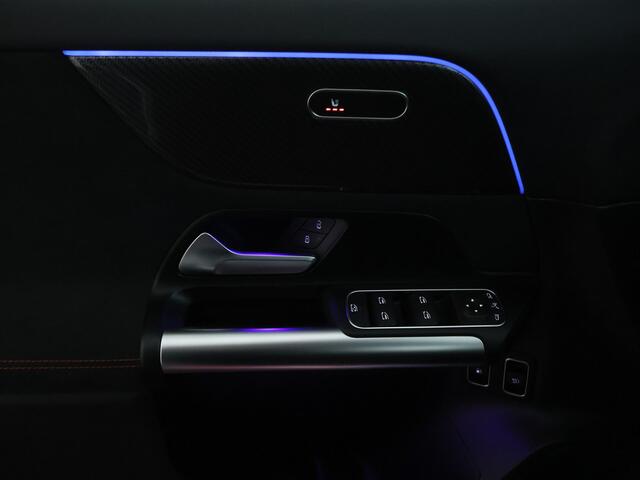 Mercedes-Benz GLA-KLASSE 250 e Star Edition AMG Line AMG | Achteruitrijcamera | Ledkoplampen | EASY-PACK achterklep | Distronic. Inclusief 24 maanden Mercedes-Benz Certified garantie voor Europa.