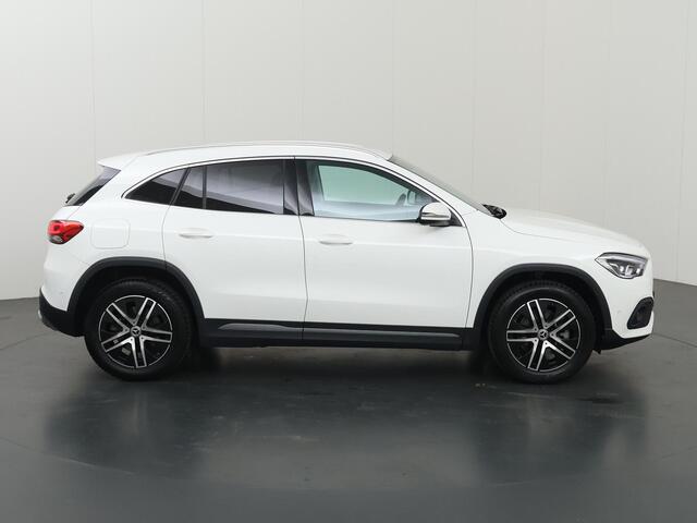 Mercedes-Benz GLA-KLASSE 250 e Progressive | Navigatie | Parkeercamera | Carplay | Led Koplampen |
