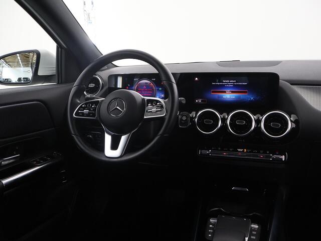 Mercedes-Benz GLA-KLASSE 250 e Progressive | Navigatie | Parkeercamera | Carplay | Led Koplampen |