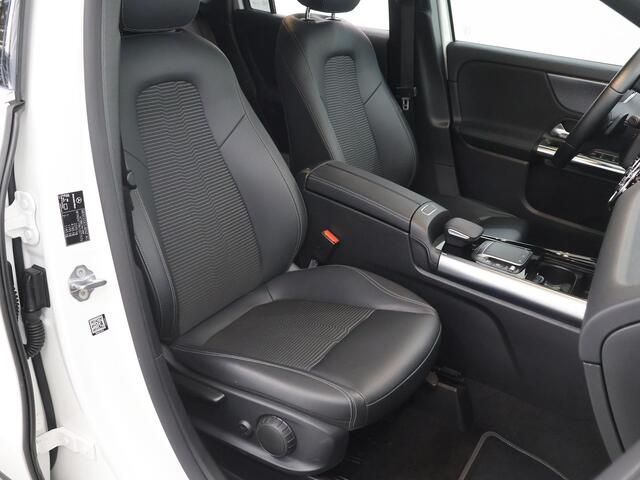 Mercedes-Benz GLA-KLASSE 250 e Progressive | Navigatie | Parkeercamera | Carplay | Led Koplampen |