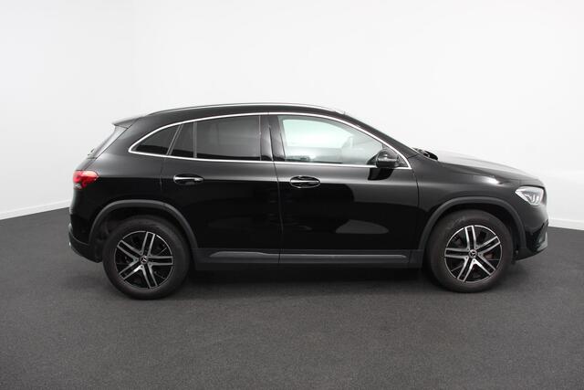 Mercedes-Benz GLA-KLASSE 200 163pk DCT Automaat Progressive Navigatie Climate Control Camera Electrisch bedienbare achterklep Half Leder Led Dab Ambienteverlichting
