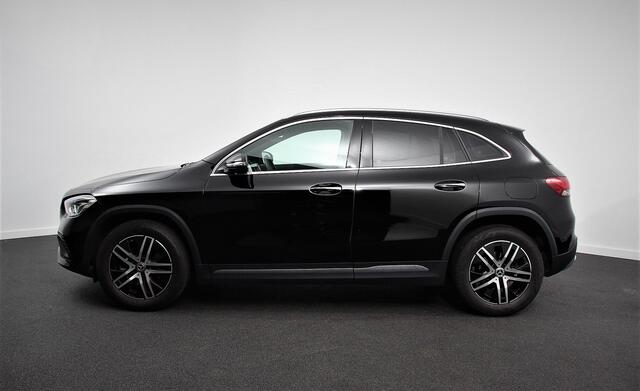 Mercedes-Benz GLA-KLASSE 200 163pk DCT Automaat Progressive Navigatie Climate Control Camera Electrisch bedienbare achterklep Half Leder Led Dab Ambienteverlichting