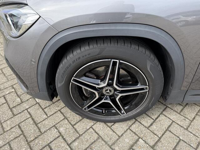 Mercedes-Benz GLA-KLASSE 200 d AMG Panorama Night Sfeer