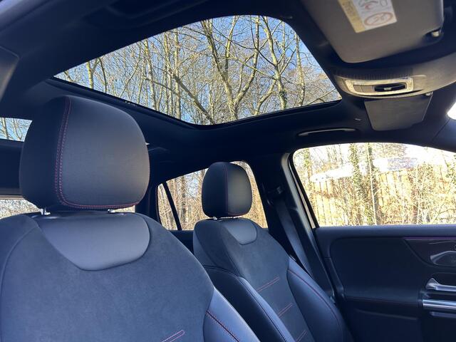 Mercedes-Benz GLA-KLASSE 250 e AMG Line | Panoramadak | Trekhaak |