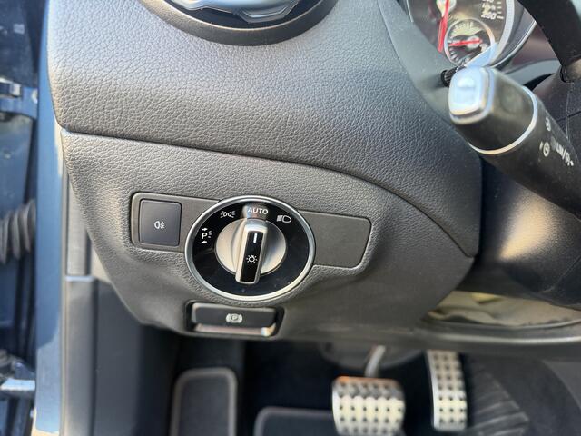 Mercedes-Benz GLA-KLASSE 180 Business Solution AMG Panorama/Alcantara/Clima/Camera/Stoelverw