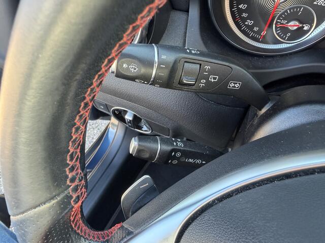 Mercedes-Benz GLA-KLASSE 180 Business Solution AMG Panorama/Alcantara/Clima/Camera/Stoelverw