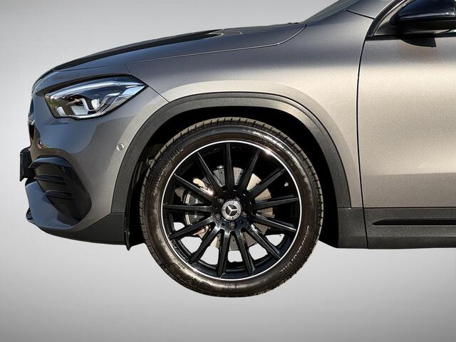 Mercedes-Benz GLA-KLASSE 180 AMG Line NL-Auto, Trekhaak Afneembaar NP. ¤60.500!