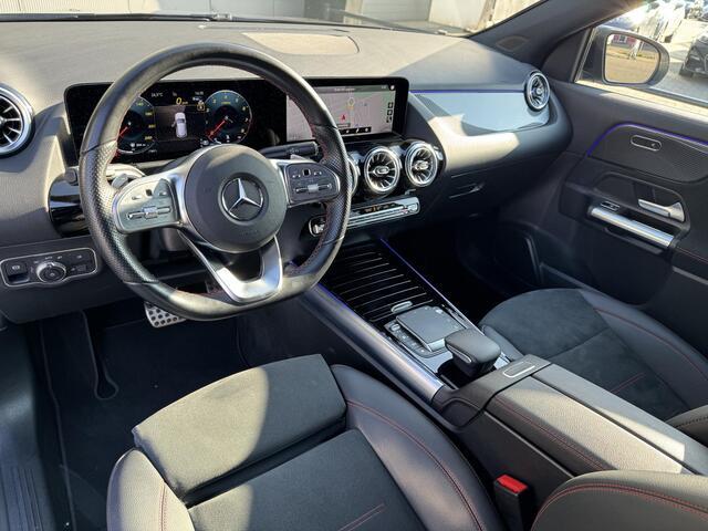 Mercedes-Benz GLA-KLASSE 180 AMG Line NL-Auto, Trekhaak Afneembaar NP. ¤60.500!