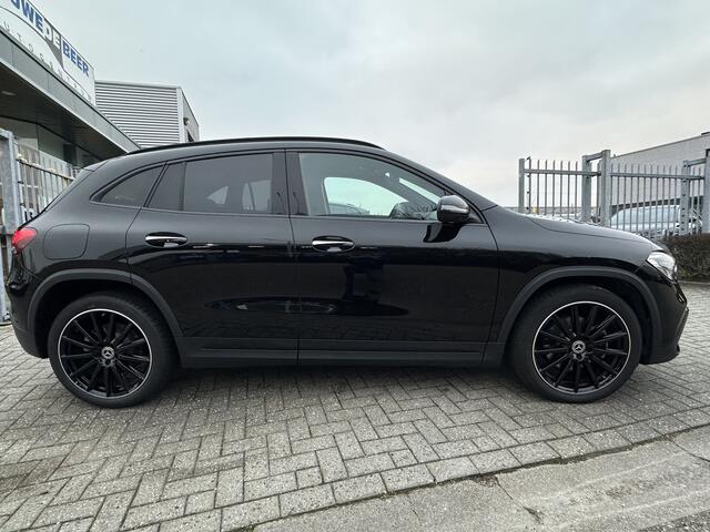 Mercedes-Benz GLA-KLASSE 250 e AMG Line Night Pano-Dak | Camera 360 | Dodehoek | Keyless