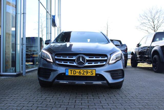 Mercedes-Benz GLA-KLASSE 180 Business | Afneembare Trekhaak | AMG Line Velgen | Stoelverwarming | Sportstoelen Alcantara | Camera |