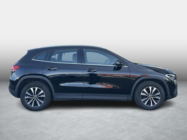 Mercedes-Benz GLA-KLASSE 180 Business Solution | Stoelverwarming | Cruise Control | Achteruitrijcamera