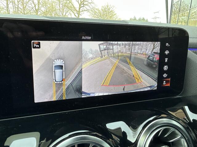 Mercedes-Benz GLA-KLASSE 250e AMG // Trekhaak // Distronic // Headup Display // Memory // 360 Camera // Panoramadak // Leder // 20" LM // Sfeerverlichting // Carplay