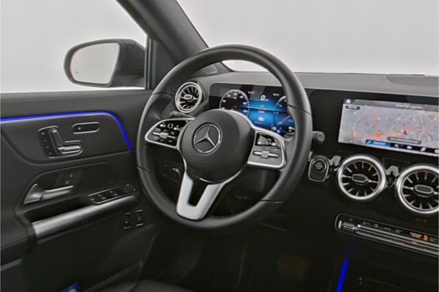 Mercedes-Benz GLA-KLASSE 250 e Plug-In Hybride Trekhaak | Panorama Schuif-Kanteldak | Memory Voorstoelen | Ledkoplampen | Stoelverwarming | KeylessGo | Sfeerverlichting. Inclusief 24 maanden MB Certified garantie voor Europa.