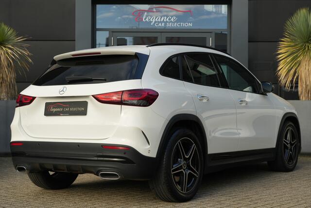 Mercedes-Benz GLA-KLASSE 250 4MATIC AMG Line 225pk Panoramadak/Stoelverwarming/Camera