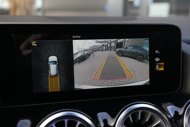 Mercedes-Benz GLA-KLASSE 250 4MATIC AMG Line 225pk Panoramadak/Stoelverwarming/Camera