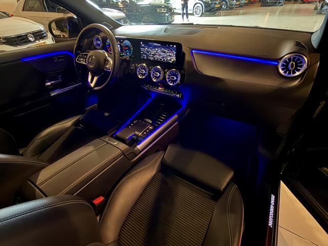 Mercedes-Benz GLA-KLASSE 250e Luxury LED|Camera|Sfeer|Leer Zwart