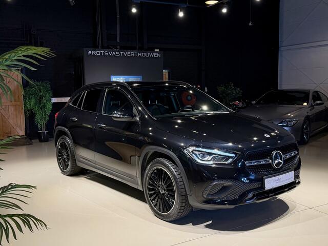 Mercedes-Benz GLA-KLASSE 250e Luxury LED|Camera|Sfeer|Leer Zwart