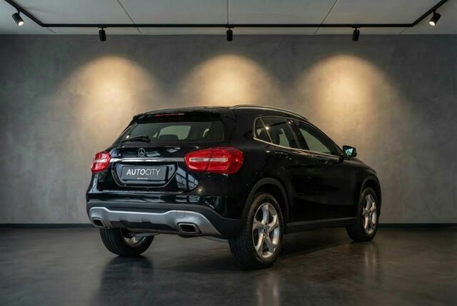 Mercedes-Benz GLA-KLASSE 200 Premium Panoramadak
