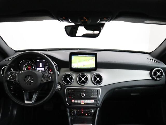 Mercedes-Benz GLA-KLASSE 200 Premium | ACC | Panoramadak | Trekhaak | 360° Camera