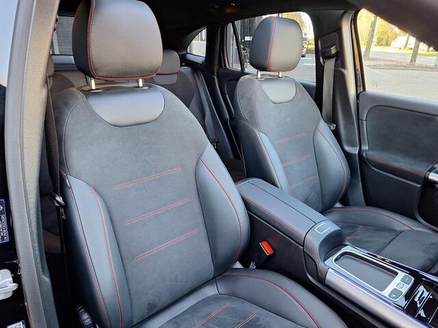 Mercedes-Benz GLA-KLASSE 250 e AMG Line | Panoramadak | Night pakket | Achteruitrijcamera | Sfeerverlichting | Stoelverwarming | Keyless-GO | Elektrische achterklep