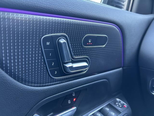 Mercedes-Benz GLA-KLASSE 250e // Panoramadak // Memory // MultiBeam LED // Carplay // Keyless // Augmented Reality Sfeerverlichting