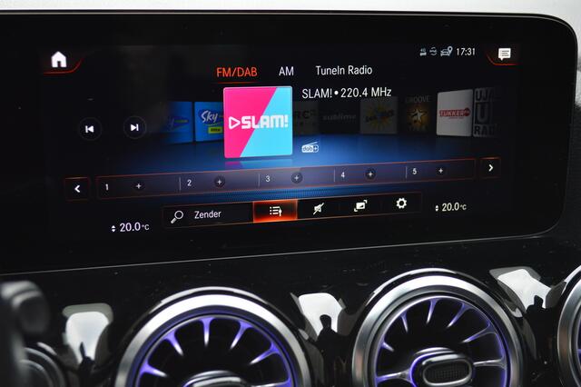 Mercedes-Benz GLA-KLASSE 250 e AMG Led Panorama Memory Camera 360 Night Trekh Keyless Pdc