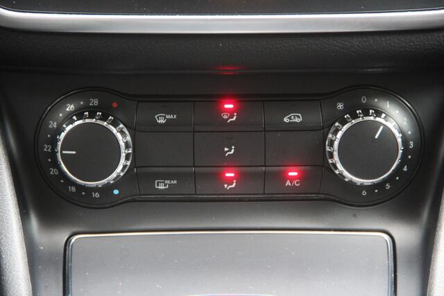 Mercedes-Benz GLA-KLASSE 200 Premium Plus | Camera Navi | Trekhaak | Stoelverw | Airco | Cruise | Sportstoelen | | Bluetooth | LMV18'' | Dealer onderhouden | Zeer nette