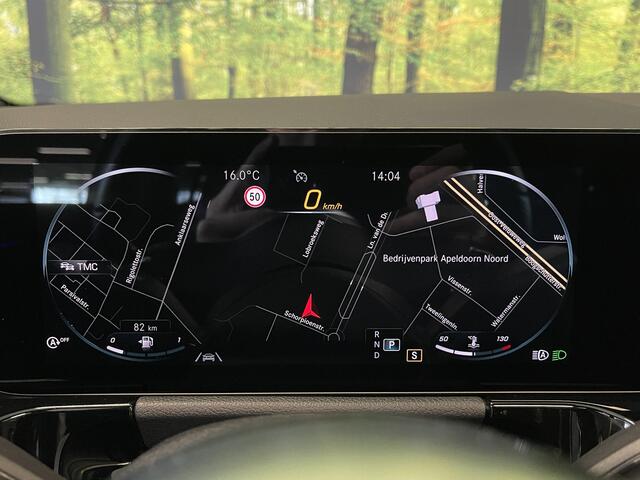 Mercedes-Benz GLA-KLASSE 250 4MATIC AMG Line | Apple Carplay | Sfeerverlichting | Keyless Start | Panoramadak | Stoelverwarming | Navigatie |