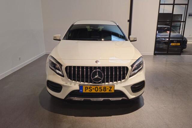 Mercedes-Benz GLA-KLASSE 180 Business Solution AMG style - Navi - 19" LM AMG Velgen - Achteruitrijcamera - Leder
