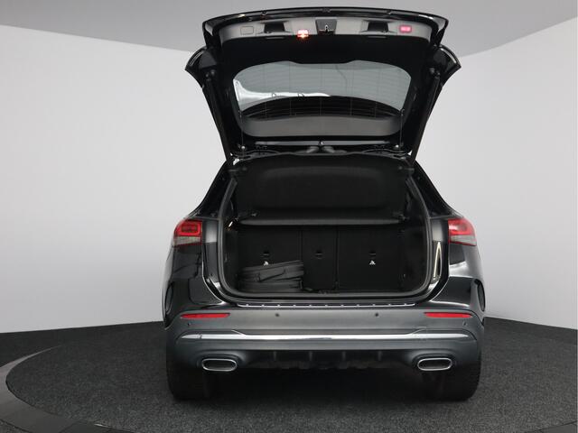 Mercedes-Benz GLA-KLASSE 250 e AMG Line | Navigatie |