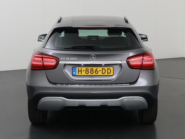 Mercedes-Benz GLA-KLASSE 180 Business Solution | Navigatie | Achteruitrijcamera | Keyless |