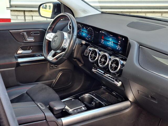Mercedes-Benz GLA-KLASSE 250 e Business Solution AMG Limited | Panoramadak | Achteruitrijcamera | Memory pakket | Widescreen | Stoelverwarming | Elektrische achterklep | LED verlichting
