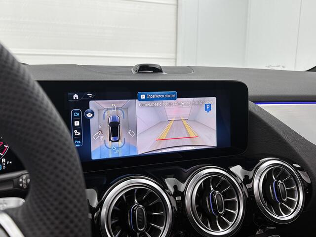 Mercedes-Benz GLA-KLASSE 250 e Business Solution AMG | Premium Plus | Nightpakket | GUARD 360 ° Plus | Burmester | Trekhaak | Panoramaschuifdak | MULTIBEAM LED | Sfeerverlichting |