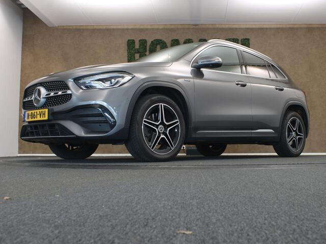 Mercedes-Benz GLA-KLASSE 250 e Style - PLUG IN HYBRIDE - NAVIGATIE - 4 SEIZOENENBANDEN - PARKEERSENSOREN VOOR/ ACHTER - CAMERA - CLIMATE CONTROL - VOLLEDIG DIGITAAL DASHBAORD - 19 INCH LICHT METALEN VELGEN - VOORSTOELEN VERWARMD