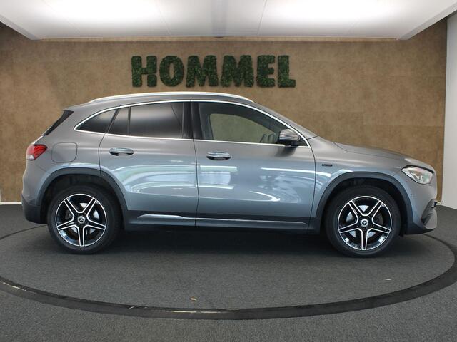 Mercedes-Benz GLA-KLASSE 250 e Style - PLUG IN HYBRIDE - NAVIGATIE - 4 SEIZOENENBANDEN - PARKEERSENSOREN VOOR/ ACHTER - CAMERA - CLIMATE CONTROL - VOLLEDIG DIGITAAL DASHBAORD - 19 INCH LICHT METALEN VELGEN - VOORSTOELEN VERWARMD