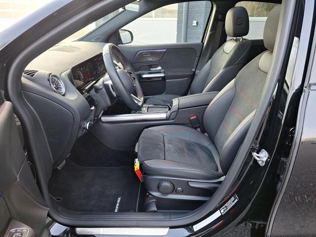 Mercedes-Benz GLA-KLASSE 180 Star Edition AMG Line | Panoramadak | Night pakket | Achteruitrijcamera | Sfeerverlichting | Stoelverwarming | Multibeam LED | Keyless-GO | Elektrische achterklep