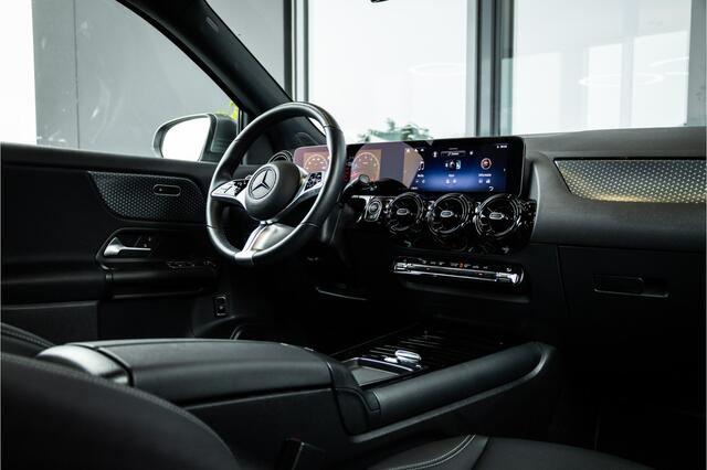 Mercedes-Benz GLA-KLASSE GLA200 - ACC | Camera | Stoelverwarming