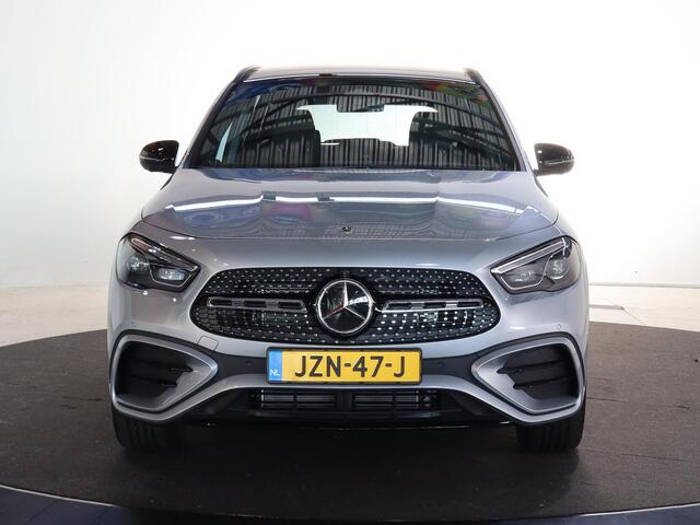 Mercedes-Benz GLA-KLASSE 250e Business Solution AMG | Premium Plus | Panoramaschuifdak | Trekhaak | Head-up | Burmester |