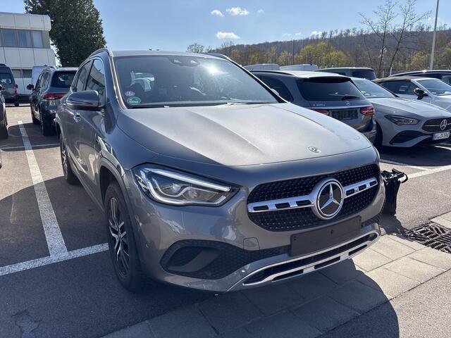 Mercedes-Benz GLA-KLASSE 250 e Progressive LED Wegklapbare trekhaak Stoelverwarming Achteruitrijcamera