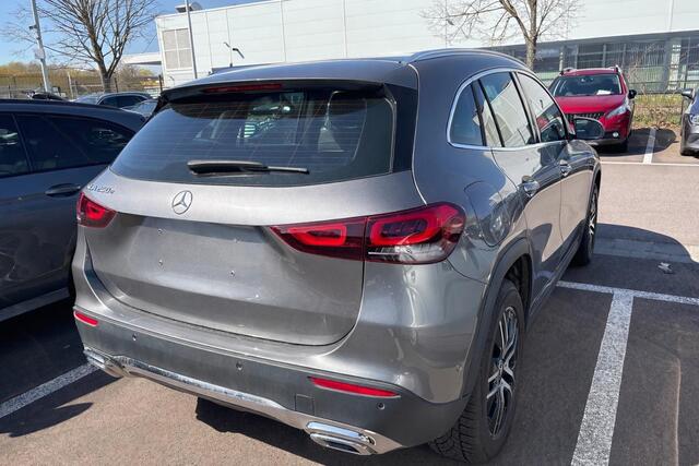 Mercedes-Benz GLA-KLASSE 250 e Progressive LED Wegklapbare trekhaak Stoelverwarming Achteruitrijcamera