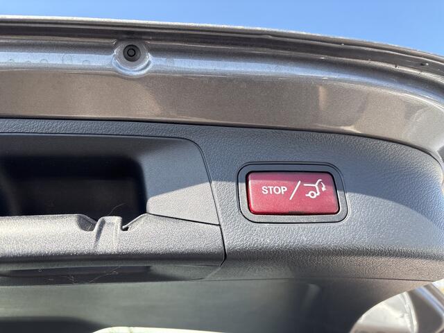 Mercedes-Benz GLA-KLASSE 250 e Progressive LED Wegklapbare trekhaak Stoelverwarming Achteruitrijcamera