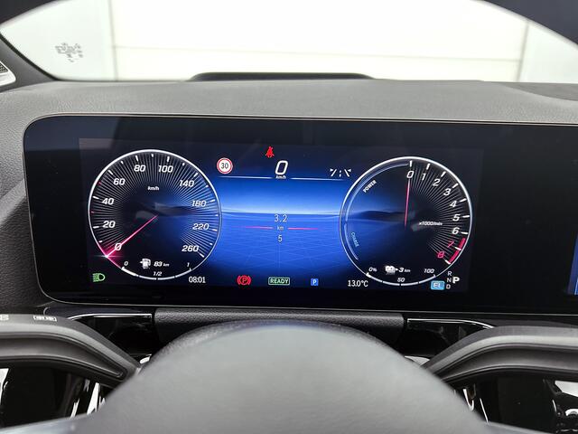 Mercedes-Benz GLA-KLASSE 250 e Business Solution AMG | Premium Plus pakket | Nightpakket | GUARD 360 ° Plus | Burmester Surround Sound | Trekhaak | Panoramaschuifdak | 360° camera | Stuurschakelpaddles gegalvaniseerd | MULTIBEAM LED |