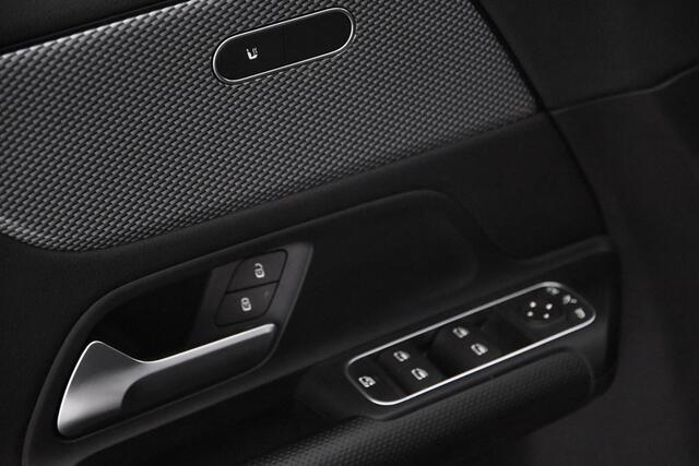 Mercedes-Benz GLA-KLASSE 180 *1ste Eigenaar*Leer*Park assist*Navigatie*