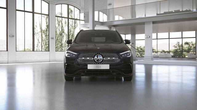 Mercedes-Benz GLA-KLASSE 250 e AMG Line | Night | Panoramadak | Lederen bekleding | Widescreen | 360 graden camera |