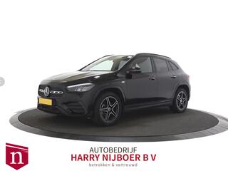 mercedes-benz-gla-klasse-250-e-amg-