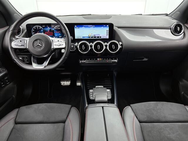 Mercedes-Benz GLA-KLASSE 250 e AMG Plug-In Hybride AMG Line | Night Pakket | Ledkoplampen | Parkeerpakket met 360°-camera | Distronic | Memory voorstoelen. Inclusief 24 maanden MB Certified garantie voor Europa.
