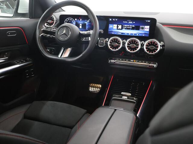 Mercedes-Benz GLA-KLASSE 250 e Star Edition AMG Line | Panoramadak | Stoelverwarming | Widescreen | Achteruitrijcamera |