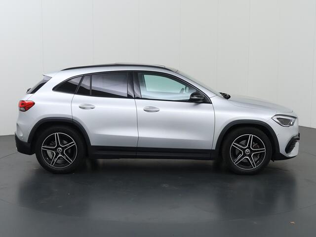 Mercedes-Benz GLA-KLASSE 200 Business Solution AMG | Night | Panoramadak | Memory | Widescreen | Multibeam |